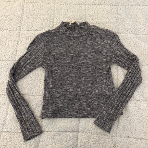 Urban Heritage Tops - Urban Heritage Gray Ribbed Sweater